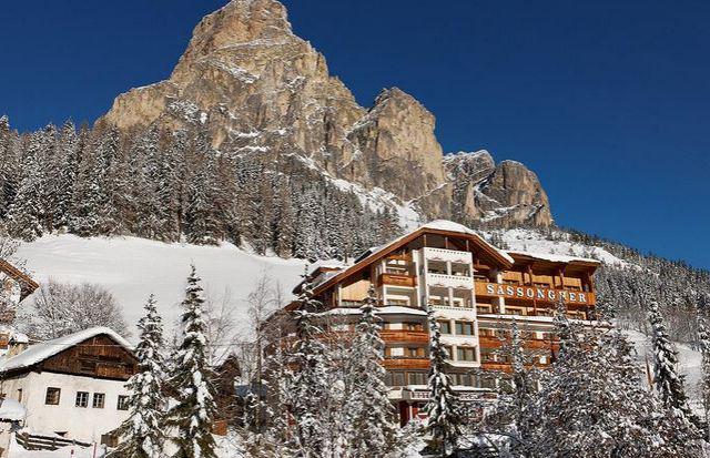 Отели Корвара