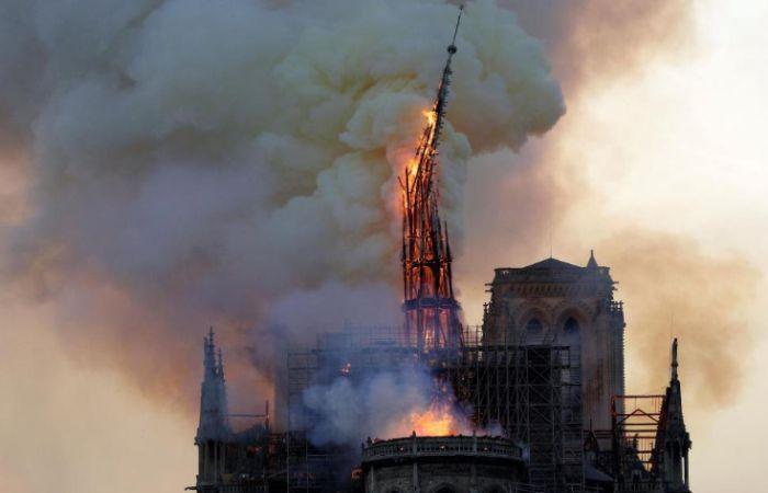 Пожар в Нотр Дам де Пари
