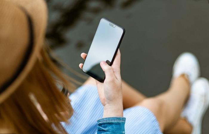 Коронавирус : как дезинфицировать смартфон