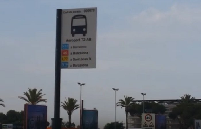 Автобусная остановка в аэропорту Барселоны