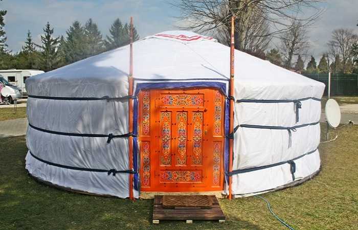Бюкфюрдо термальный лечебный кемпинг, монгольская юрта для проживания