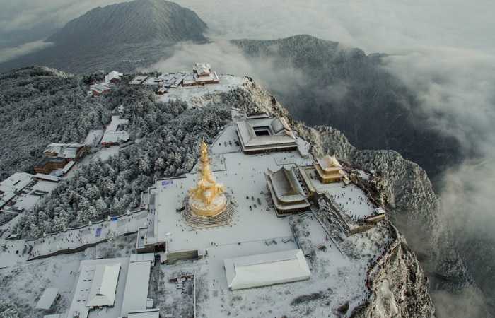  Большой Будда в Лэшани, Китай после реконструкции