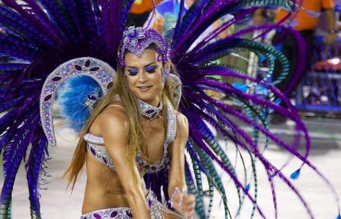 Cамба на карнавале в Бразилии
