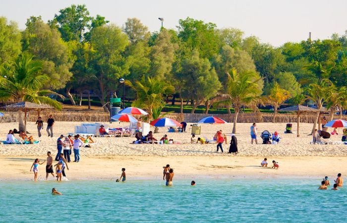 Где побывать в Дубае на пляже - пляжный парк Аль-Мамзар 