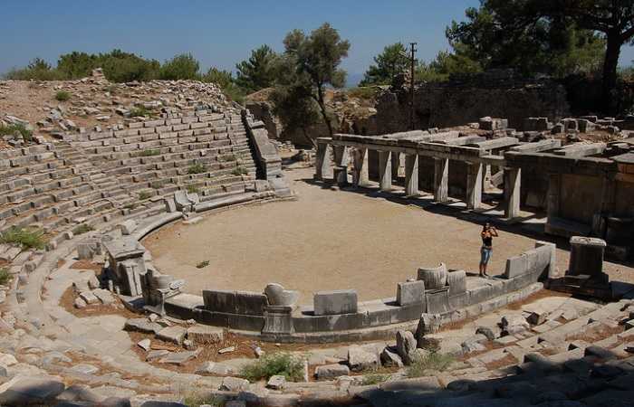 Античный город Приен, окрестности Дидима, древний театр
