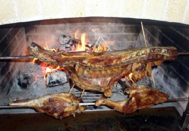 Критская кухня, мясо офто (антикристо)