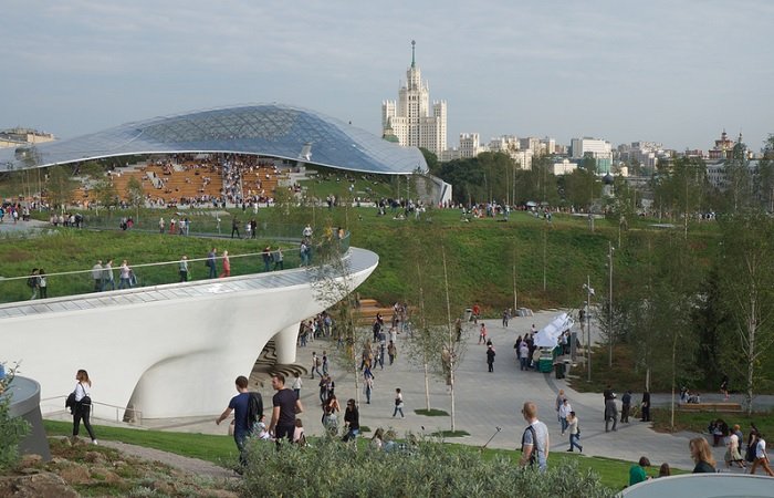 Парк Зарядье в Москве, где можно погулять