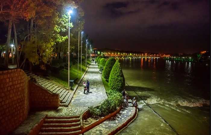 Мост 33 арок Си-о-Се-Поль, Иран