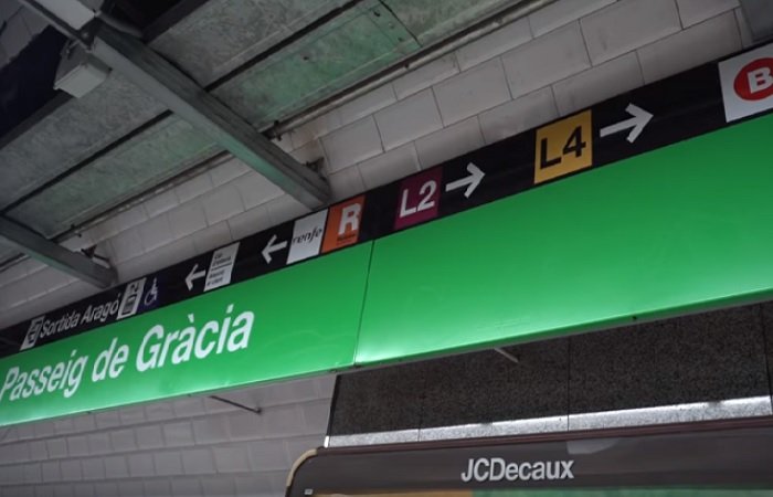 Как добраться из аэропорта Барселоны в центр города: станция метро Пасео де Грасия