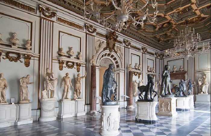 Скульптурные экспонаты в Капитолийских музеях 