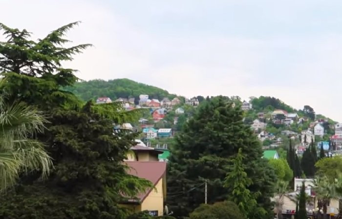 Где остановиться в Лазаревском — жилье на горном склоне