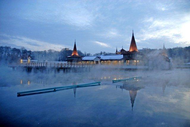 Лучшие термальные курорты, термальное озеро Хевиз Венгрия