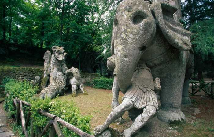 Парк чудовищ, 10 необычных мест в Италии