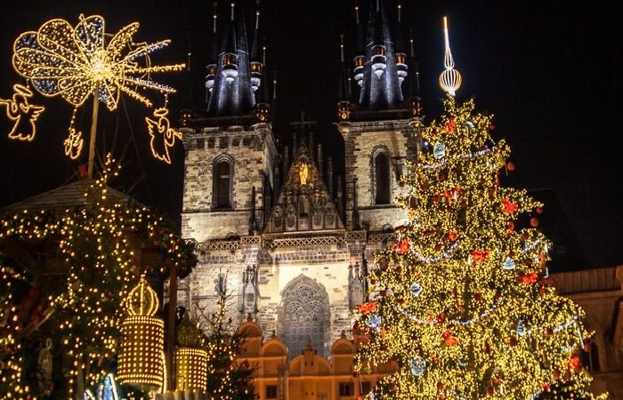 Новогодняя елка в  Праге, Чехия 