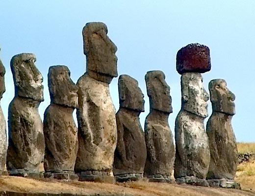Моаи - гигантские статуи острова Пасхи, Чили