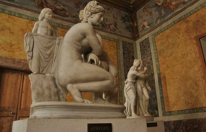 Афродита на мраморном троне, Римский национальный музей(Палаццо Альтемпс)