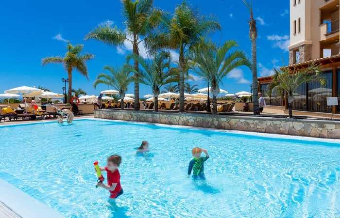 Пляжи Тенерифе для детей, отель Costa Adeje Gran hotel 