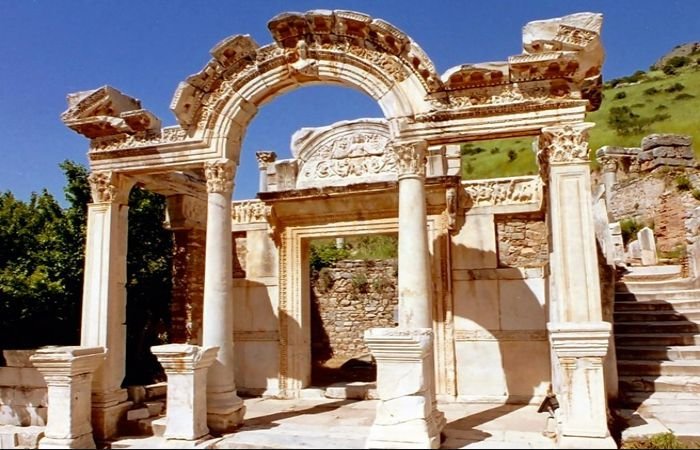 Храм Адриана, Сельчук Турция