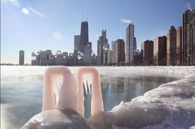 Чикаго, штат Иллинойс, сильный мороз и ветер