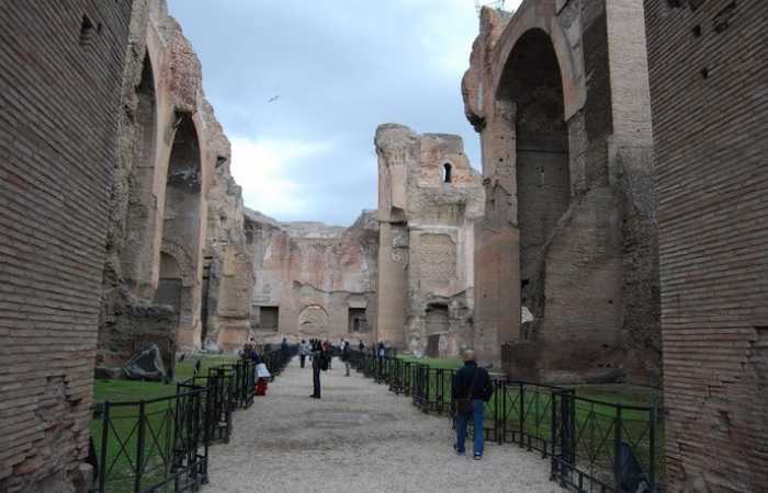 Внутренние территории терм Каракаллы в Риме