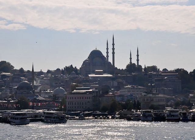 Вид на Стамбул из набережной Каракёй